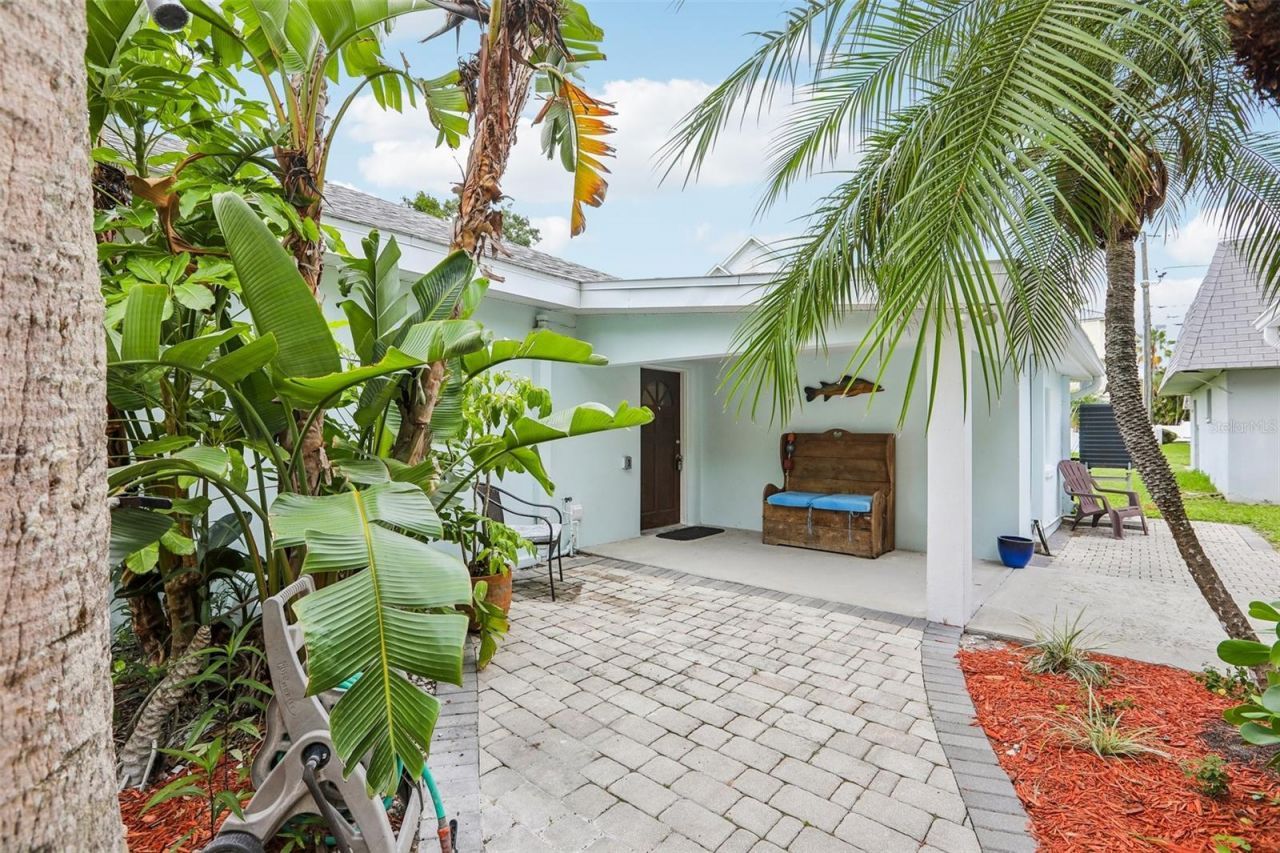 610 Indiana Avenue , Crystal Beach, FL 34681 Photo