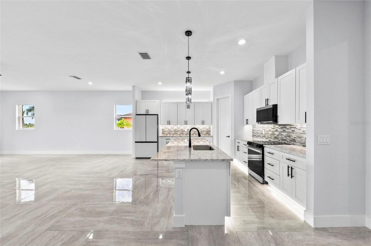 9225 Raes Creek Place , Palmetto, FL 34221 Photo