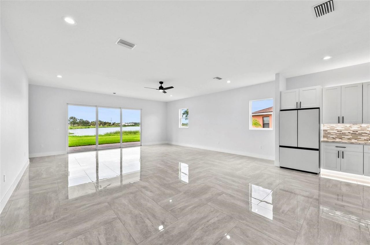 9225 Raes Creek Place , Palmetto, FL 34221 Photo