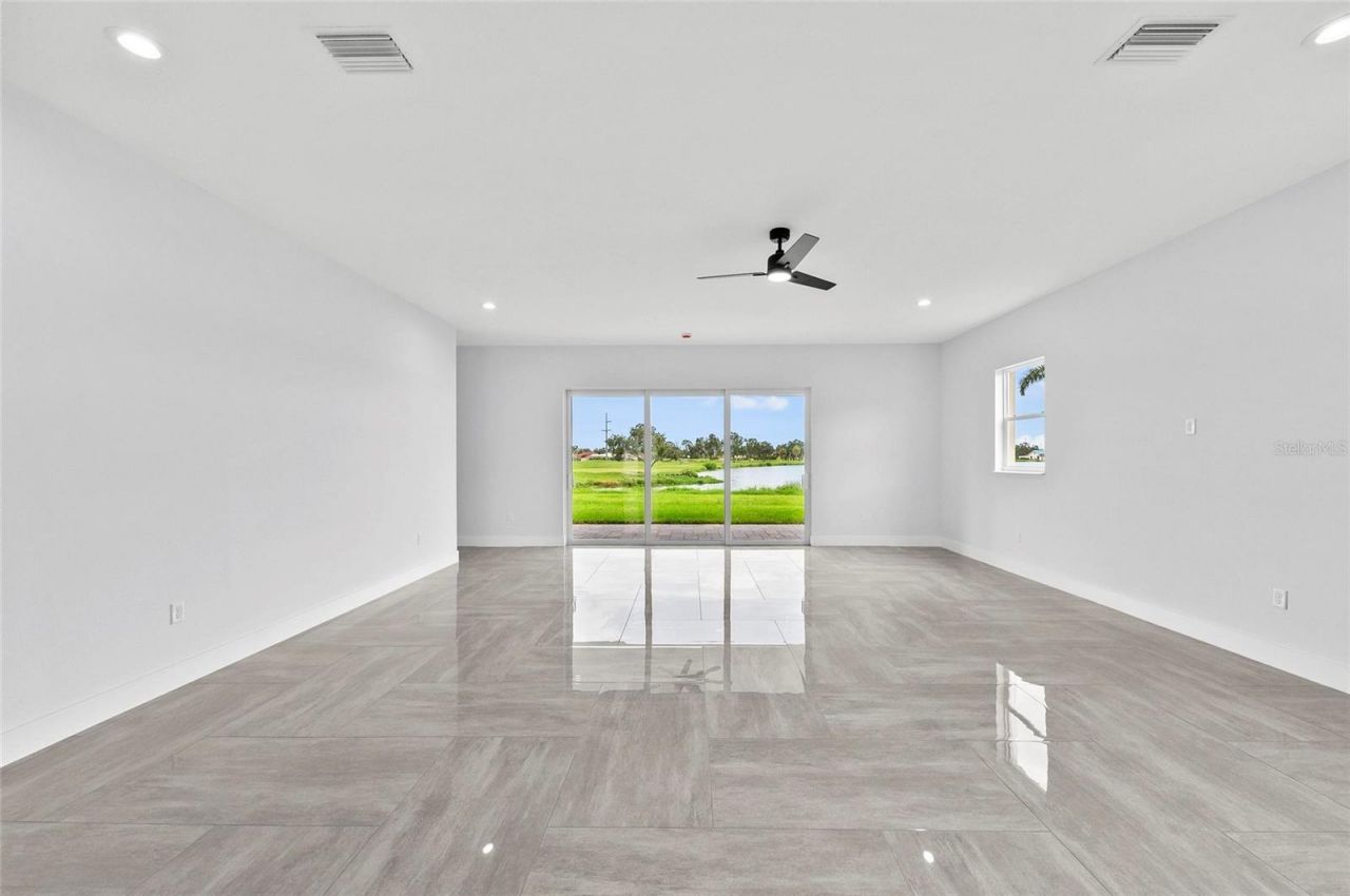9225 Raes Creek Place , Palmetto, FL 34221 Photo