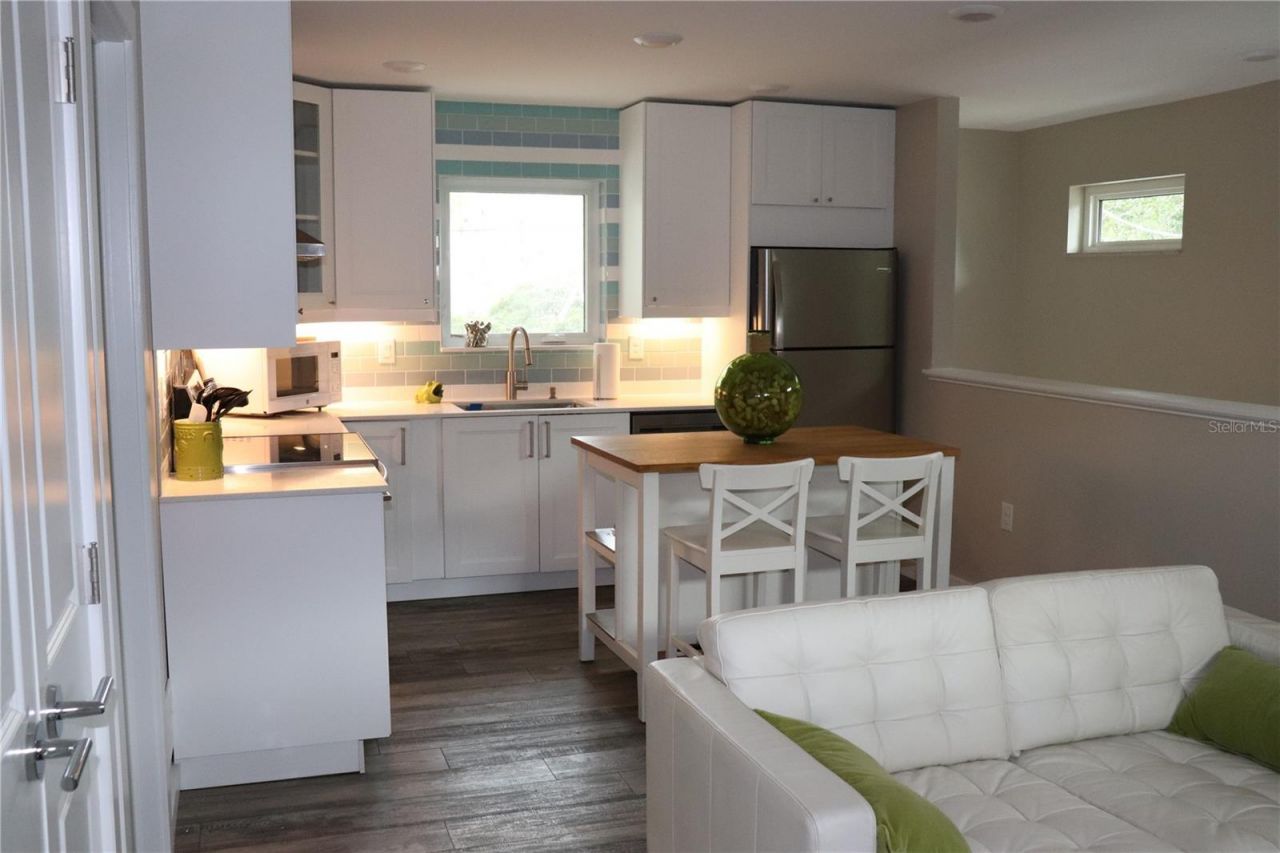 1421 14th Street N, Saint Petersburg, FL 33704 Photo