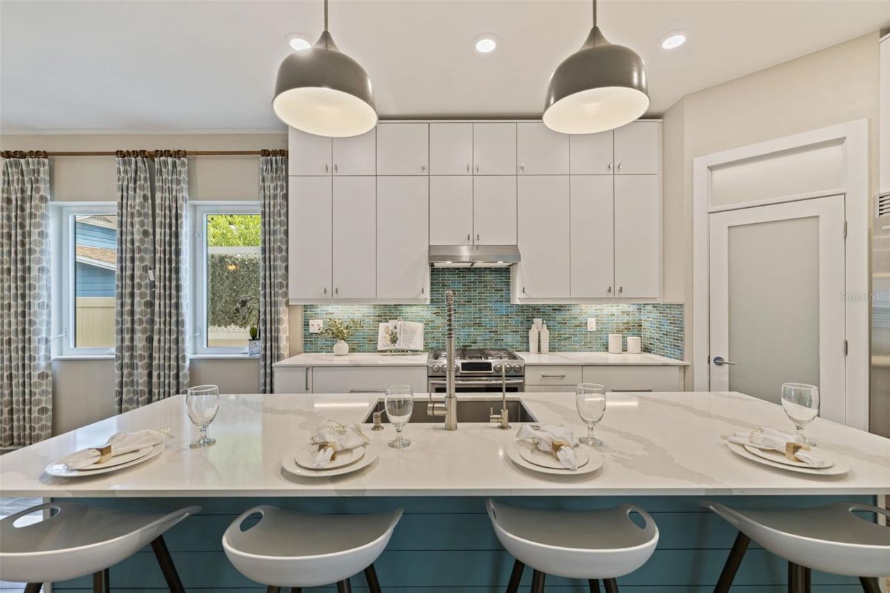 1421 14th Street N, Saint Petersburg, FL 33704 Photo