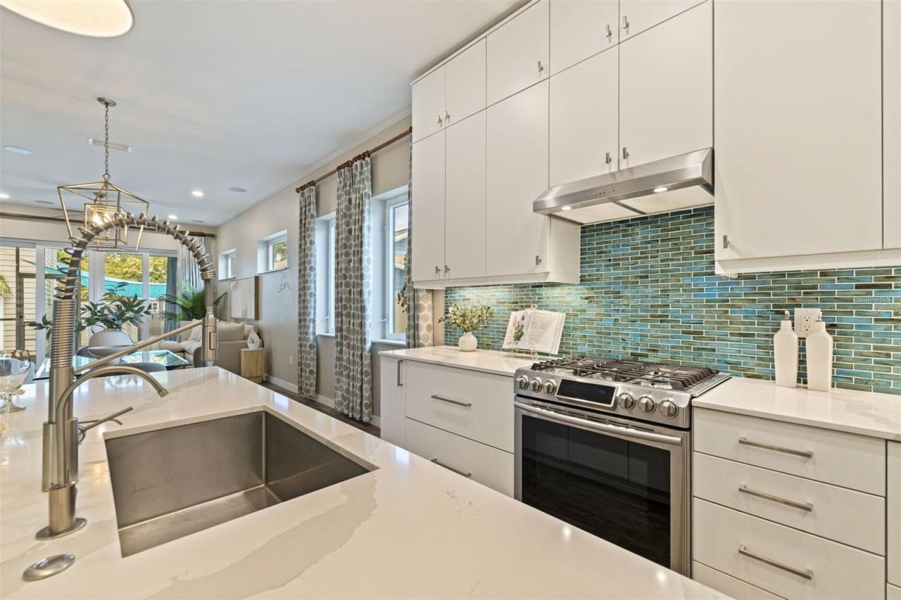 1421 14th Street N, Saint Petersburg, FL 33704 Photo
