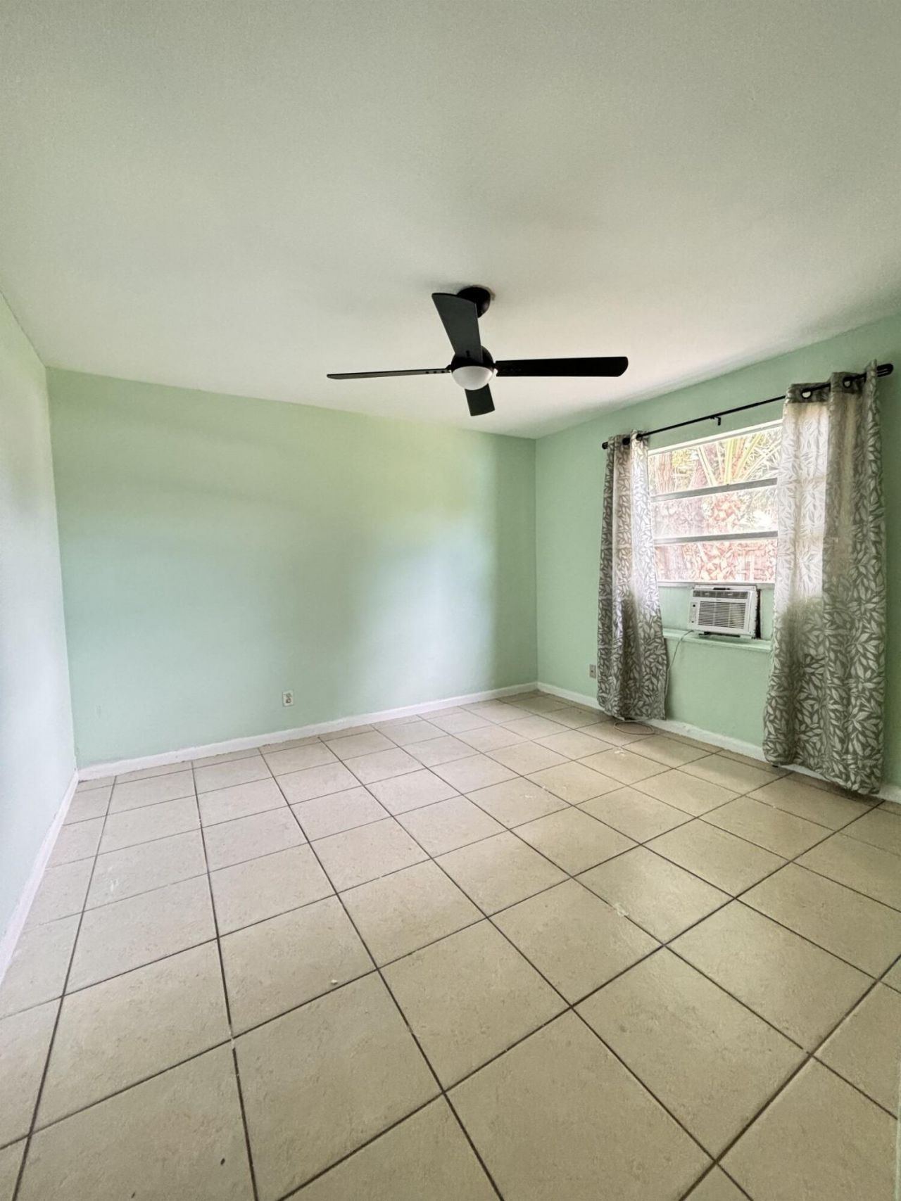 1328 W 6th Street, Riviera Beach, FL 33404 Photo