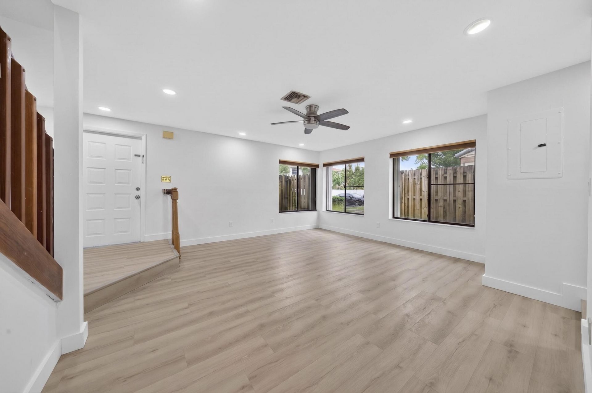 5182 S University Drive, Davie, FL 33328 Photo