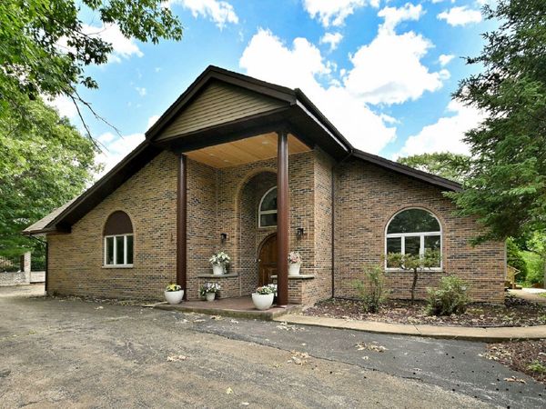 8951 W 99th Street, Palos Hills, IL 60465