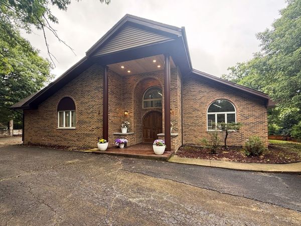 8951 W 99th Street, Palos Hills, IL 60465