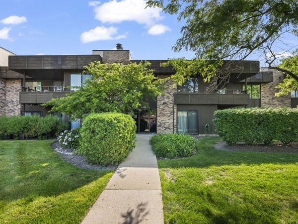 1365 N Sterling Avenue, Unit 211C, Palatine, IL 60067