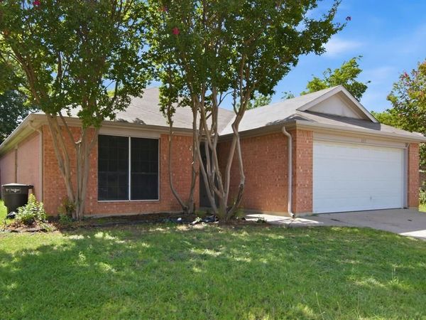 6317 Rockhaven Drive, Fort Worth, TX 76179