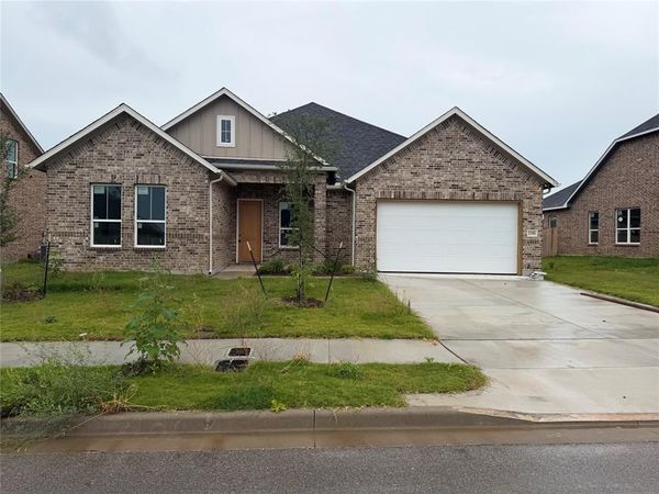 2106 Bankside Lane , Waco, TX 76655