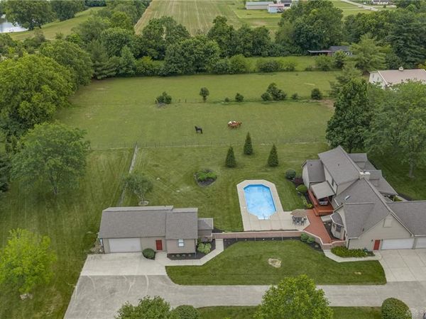1424 N Lake Road, Bethel Twp, OH 45344