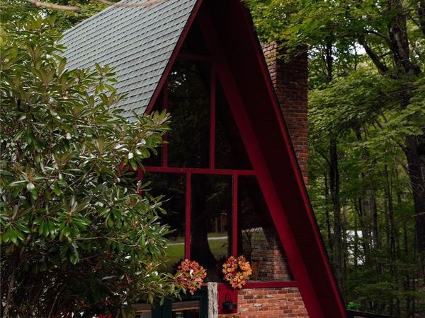 201 Hampton Gap Drive, Mars Hill, NC 28754
