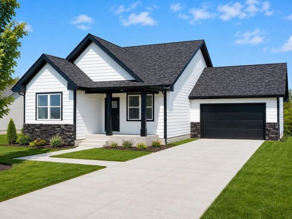 225 Riverbend , Waverly, IA 50677