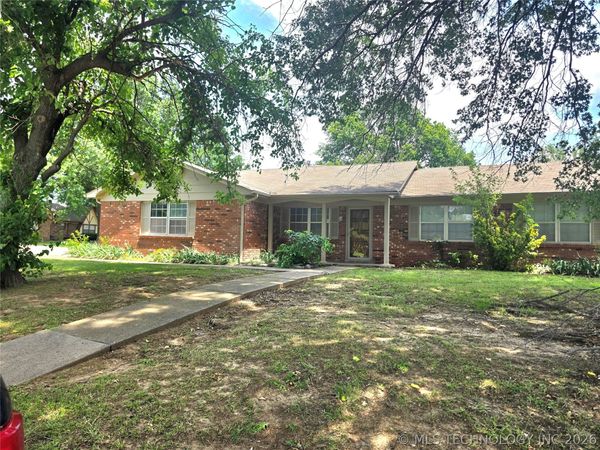 11727 N 103rd East Avenue , Owasso, OK 74055