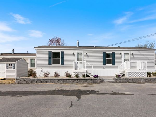 46 Brookwood Drive, Salem, NH 03079