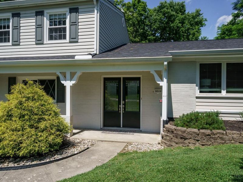 10519 Cinderella Drive, Montgomery, OH 45242 Photo 2