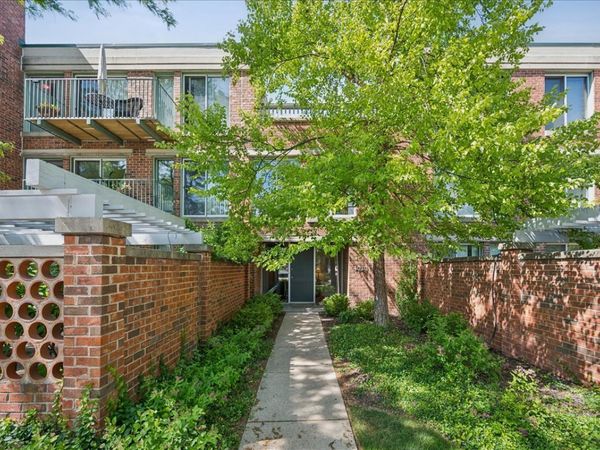 4020 Arbor Lane , Northfield, IL 60093