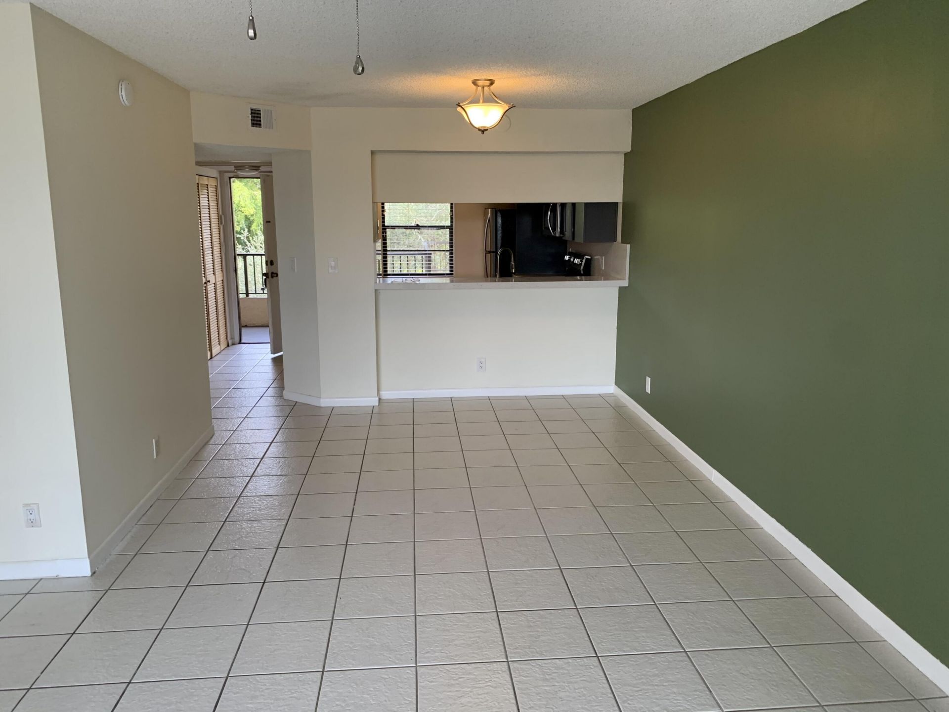 10501 W Broward Boulevard, Unit 405, Plantation, FL 33324 Photo