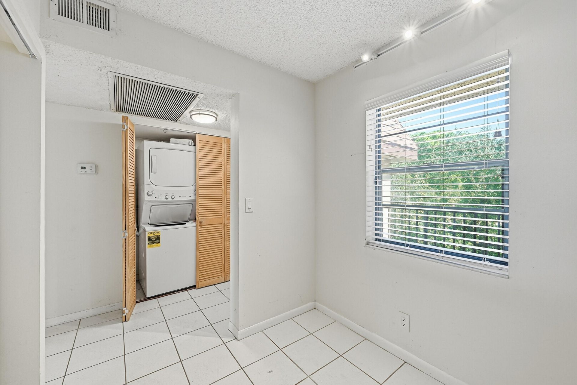 10501 W Broward Boulevard, Unit 405, Plantation, FL 33324 Photo