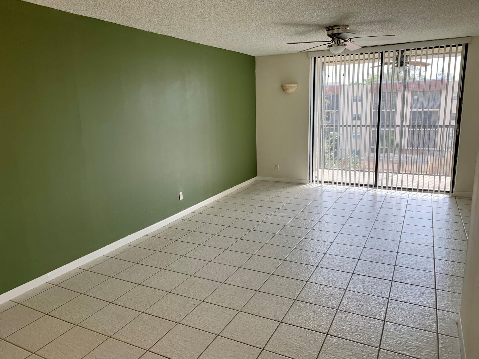 10501 W Broward Boulevard, Unit 405, Plantation, FL 33324 Photo