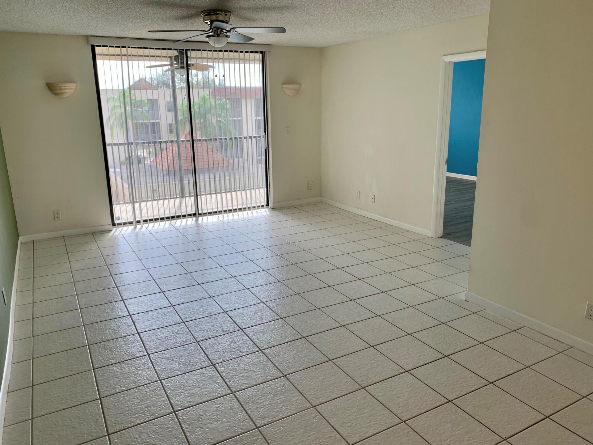 10501 W Broward Boulevard, Unit 405, Plantation, FL 33324 Photo