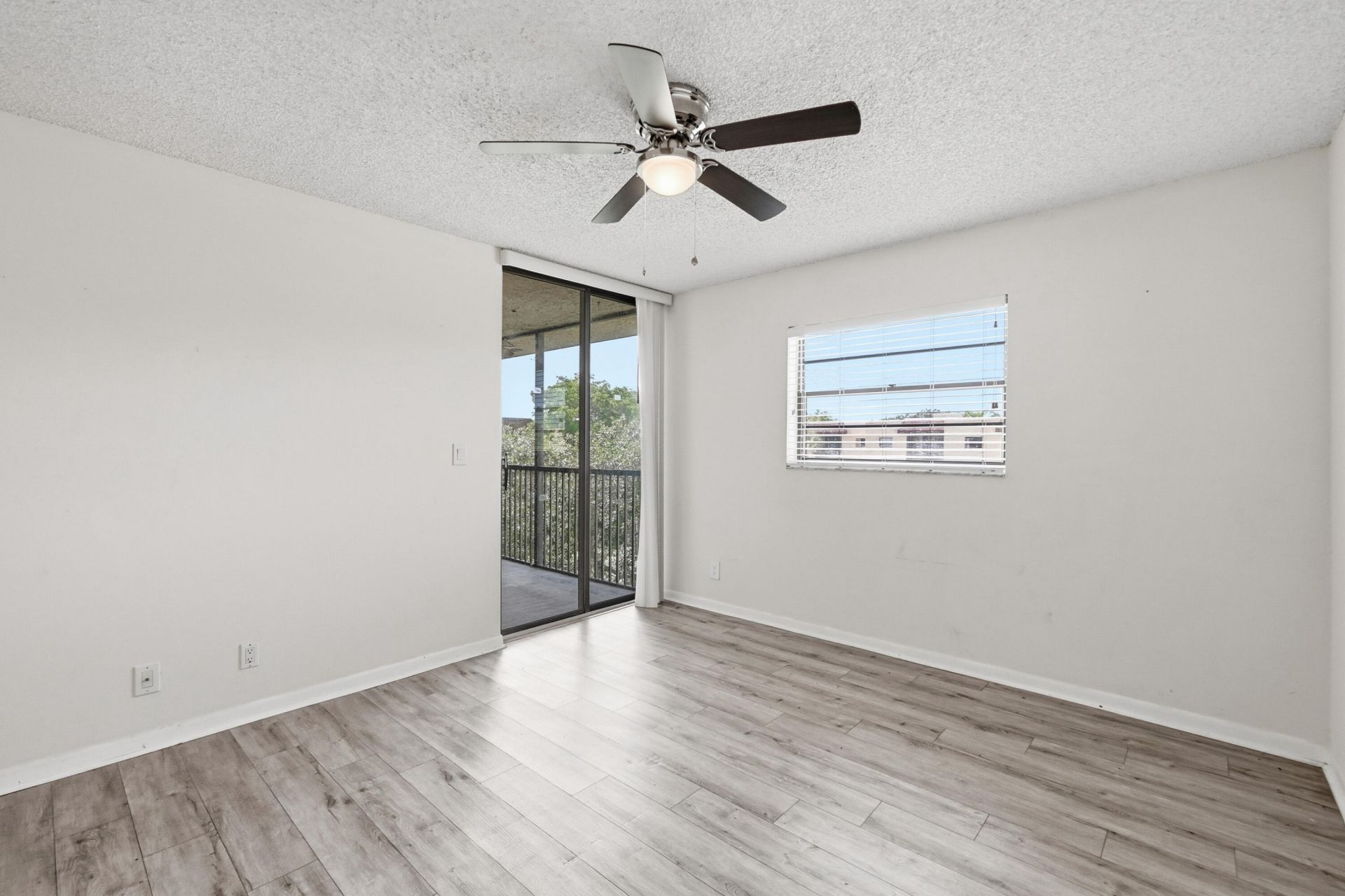 10501 W Broward Boulevard, Unit 405, Plantation, FL 33324 Photo