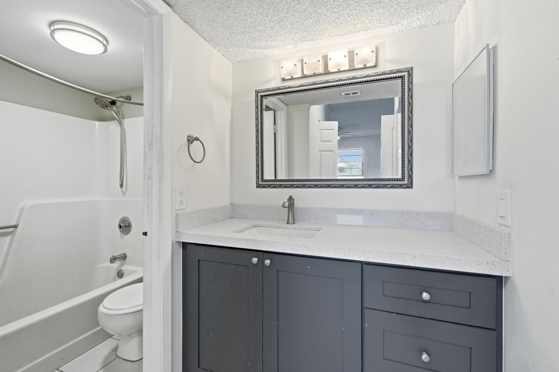 10501 W Broward Boulevard, Unit 405, Plantation, FL 33324 Photo