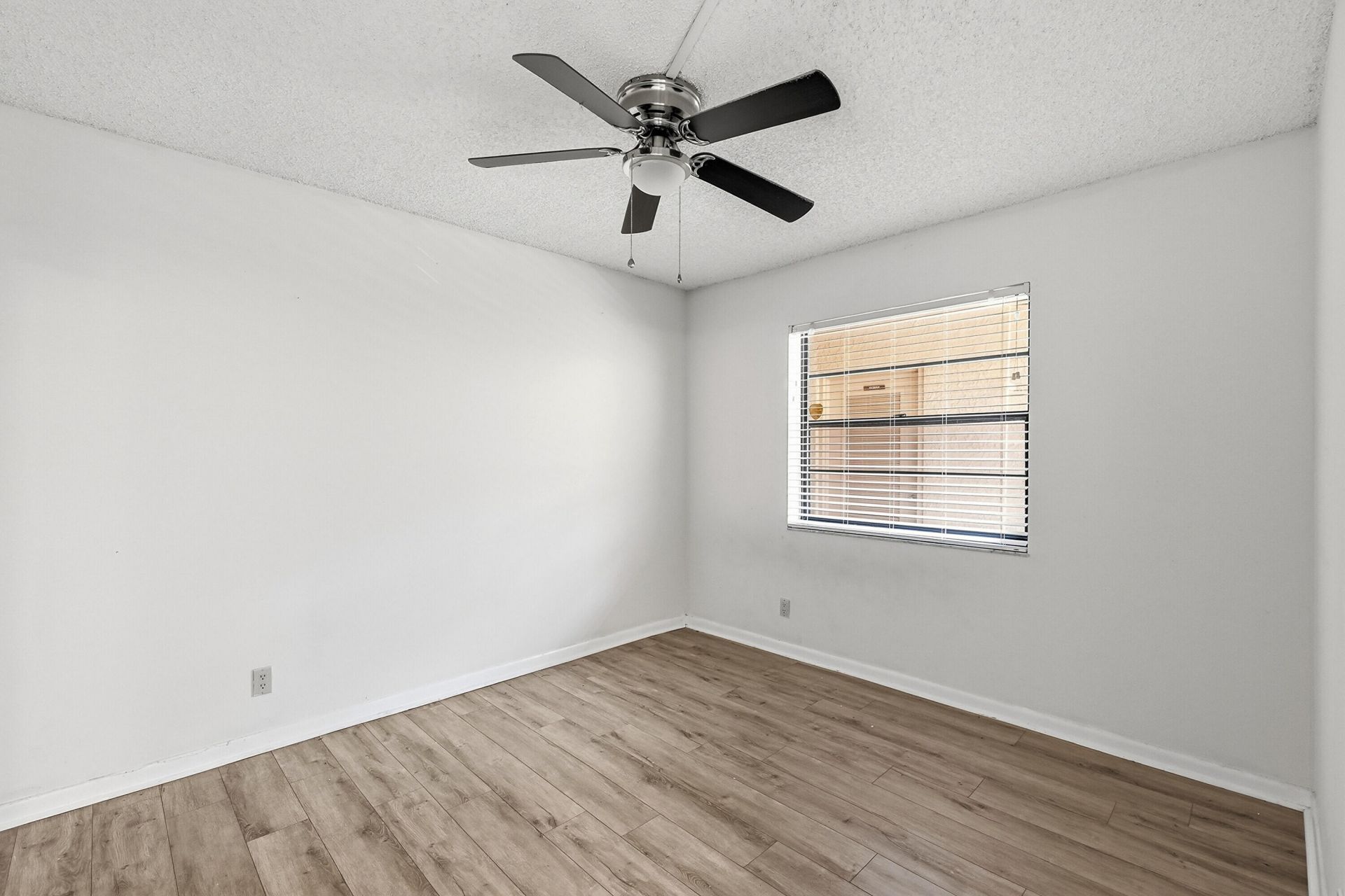 10501 W Broward Boulevard, Unit 405, Plantation, FL 33324 Photo