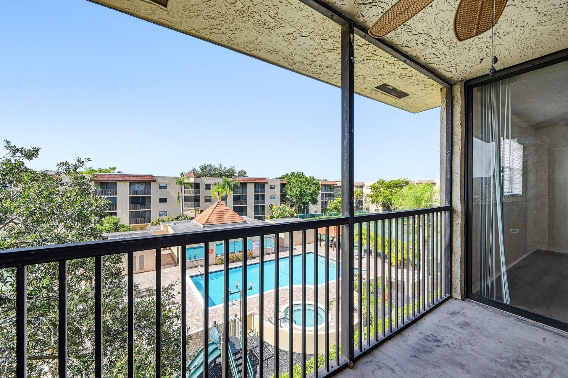 10501 W Broward Boulevard, Unit 405, Plantation, FL 33324 Photo