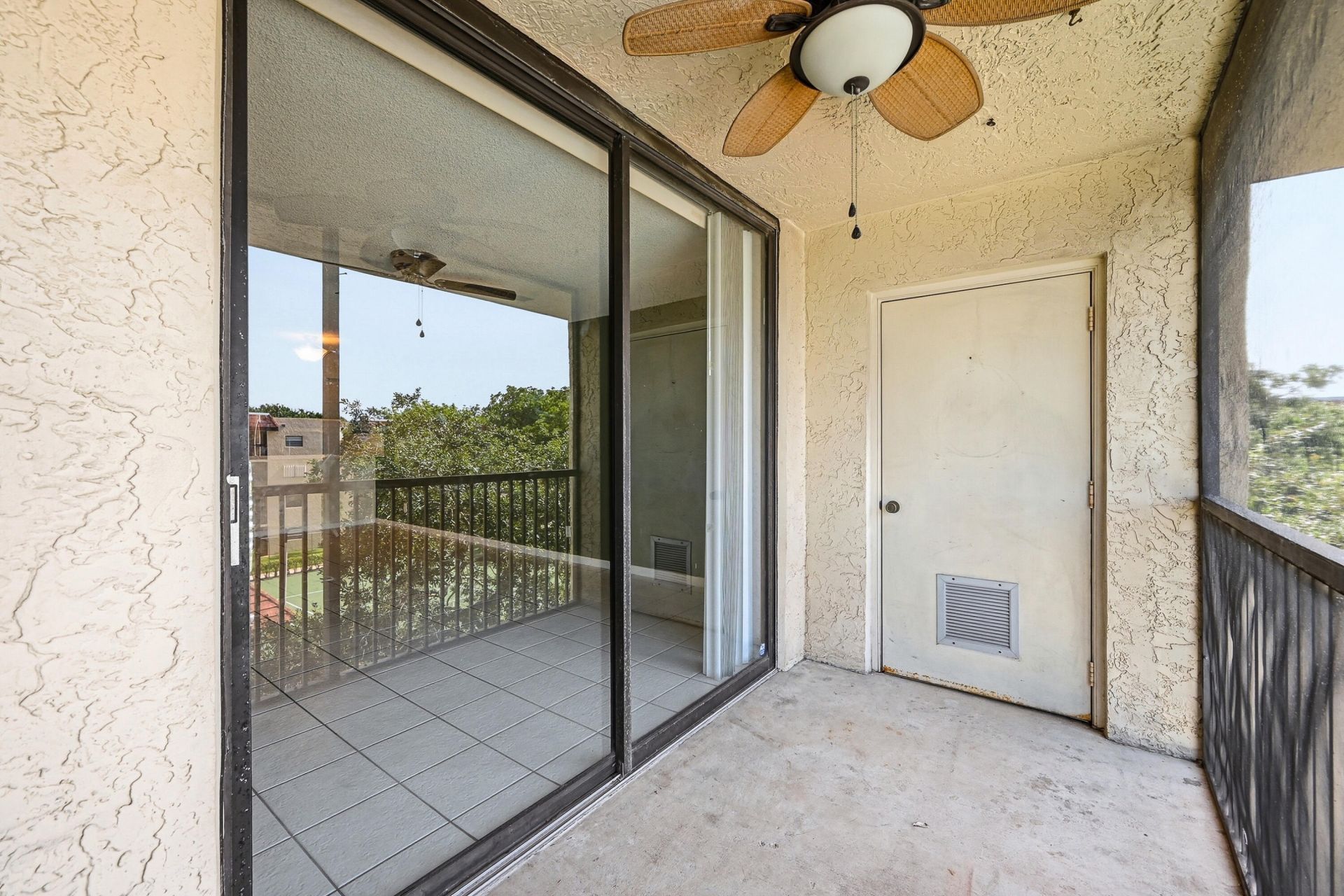 10501 W Broward Boulevard, Unit 405, Plantation, FL 33324 Photo