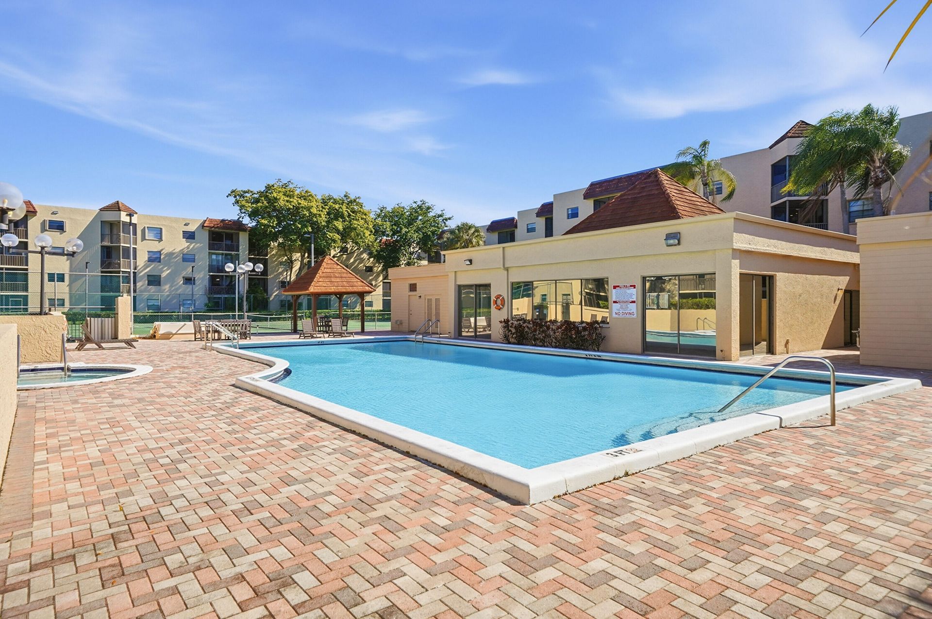 10501 W Broward Boulevard, Unit 405, Plantation, FL 33324 Photo
