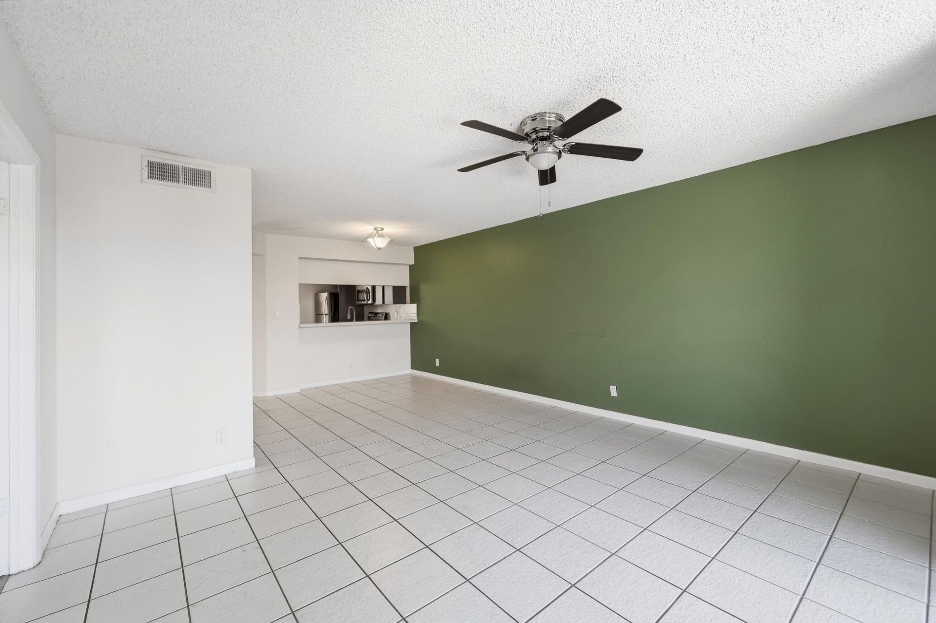 10501 W Broward Boulevard, Unit 405, Plantation, FL 33324 Photo