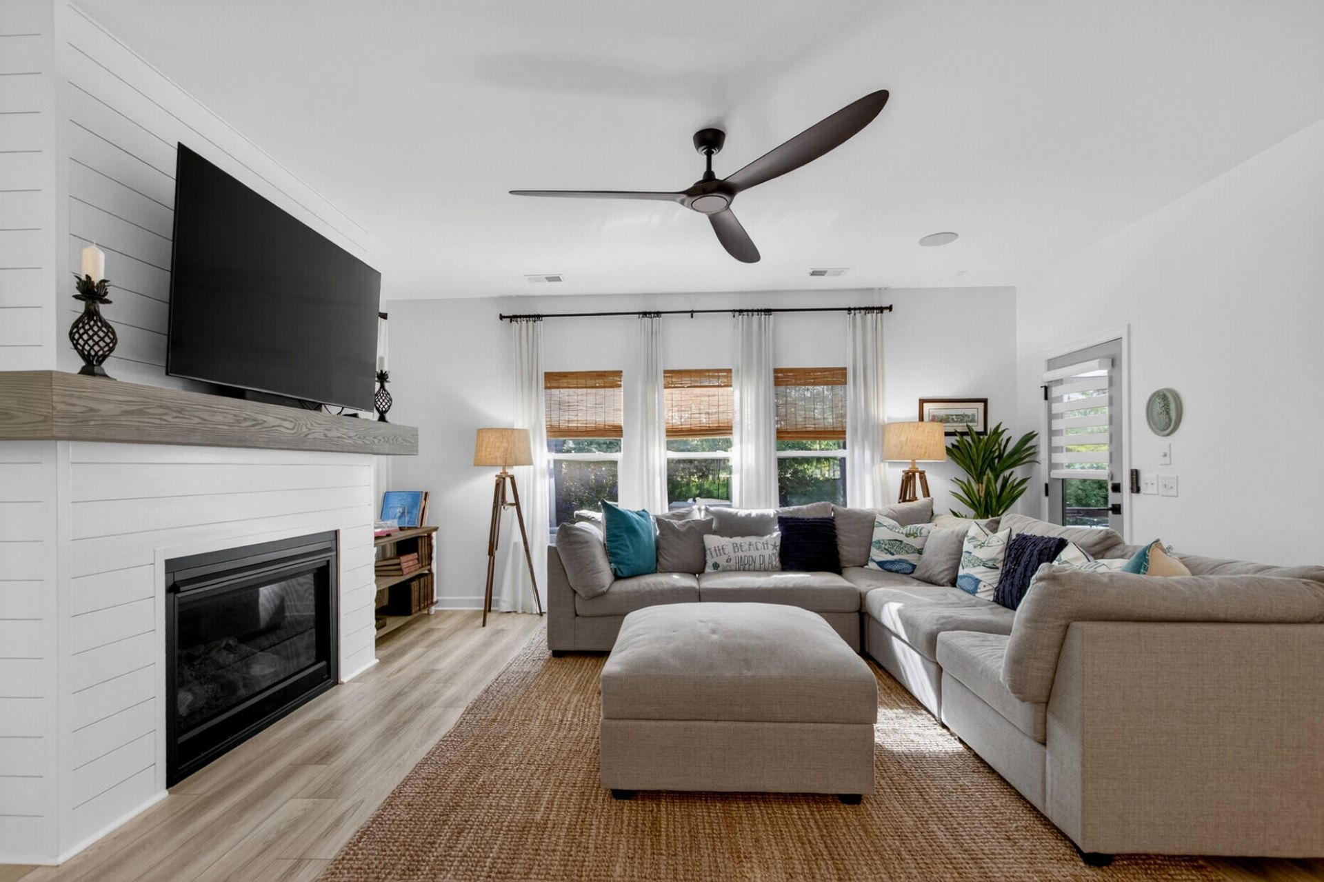 1643 Evening Star Place Photo 19