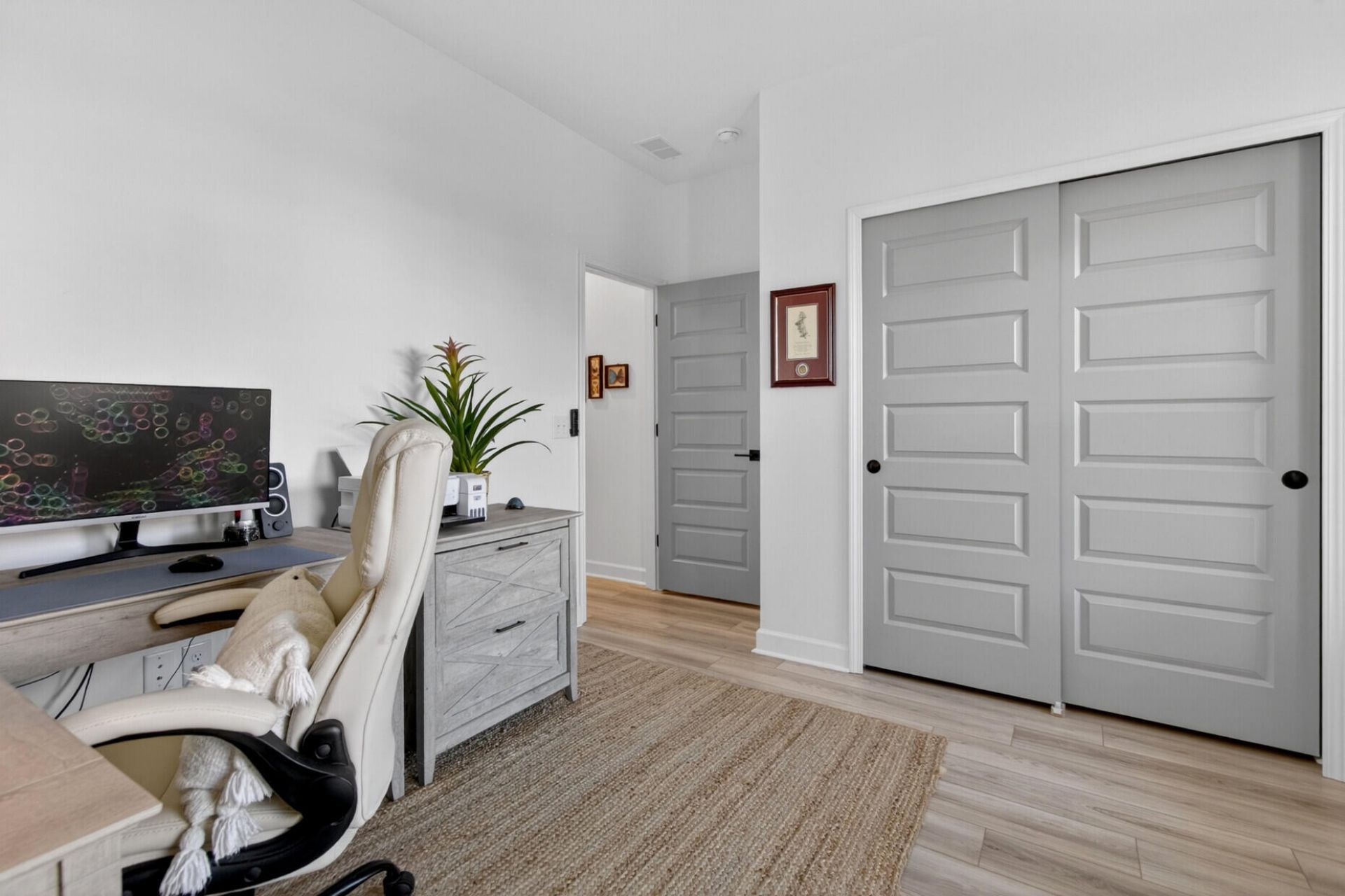 1643 Evening Star Place Photo 8