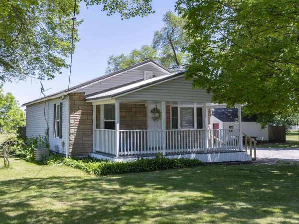 2902 Edwardsburg Avenue, Elkhart, IN 46514