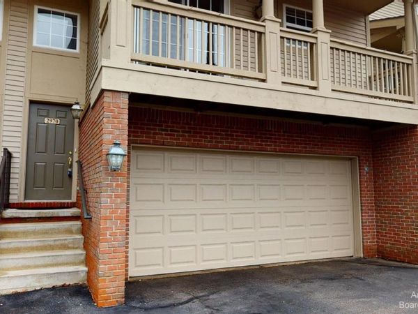 2970 Barclay Way, Ann Arbor, MI 48105