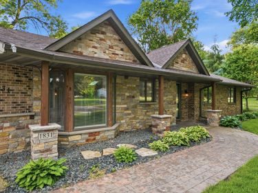 1831 Koehnen Circle, Excelsior, MN 55331
