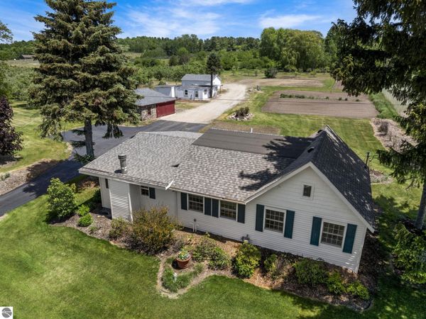 14792 Peninsula Drive, Traverse City, MI 49686