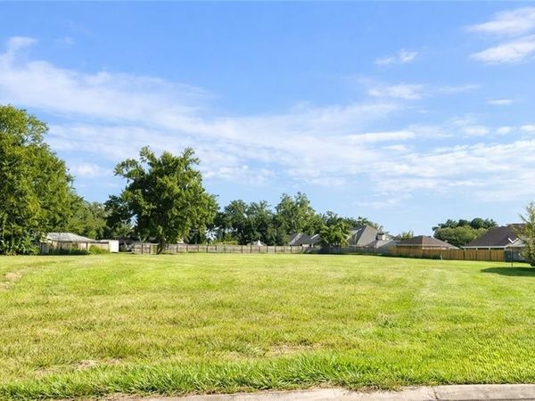 125 DOWNING CT , Belle Chasse, LA 70037