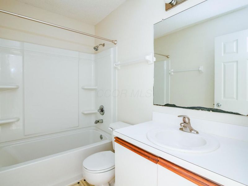 5597 Valencia Park Boulevard, Unit 11E, Hilliard, OH 43026 Photo 14