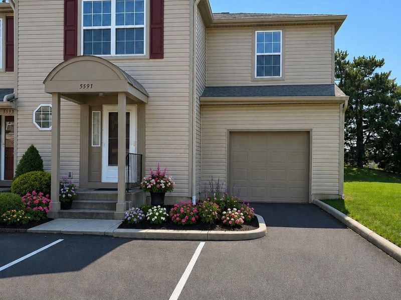 5597 Valencia Park Boulevard, Unit 11E, Hilliard, OH 43026 Photo 3