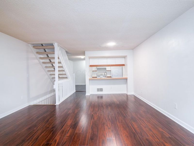 5597 Valencia Park Boulevard, Unit 11E, Hilliard, OH 43026 Photo 5
