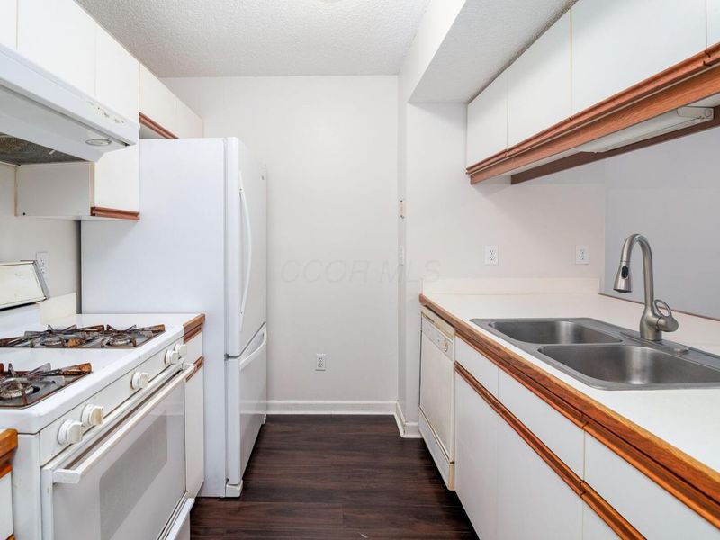 5597 Valencia Park Boulevard, Unit 11E, Hilliard, OH 43026 Photo 7