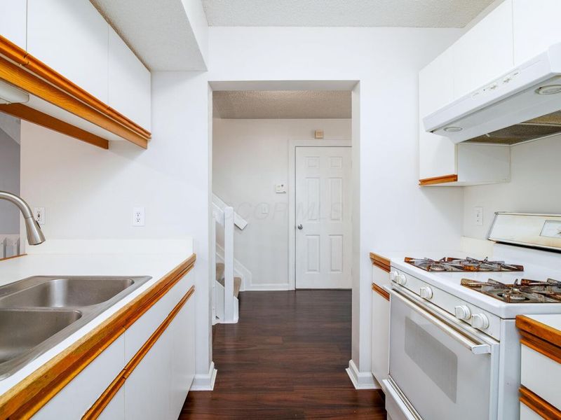5597 Valencia Park Boulevard, Unit 11E, Hilliard, OH 43026 Photo 8