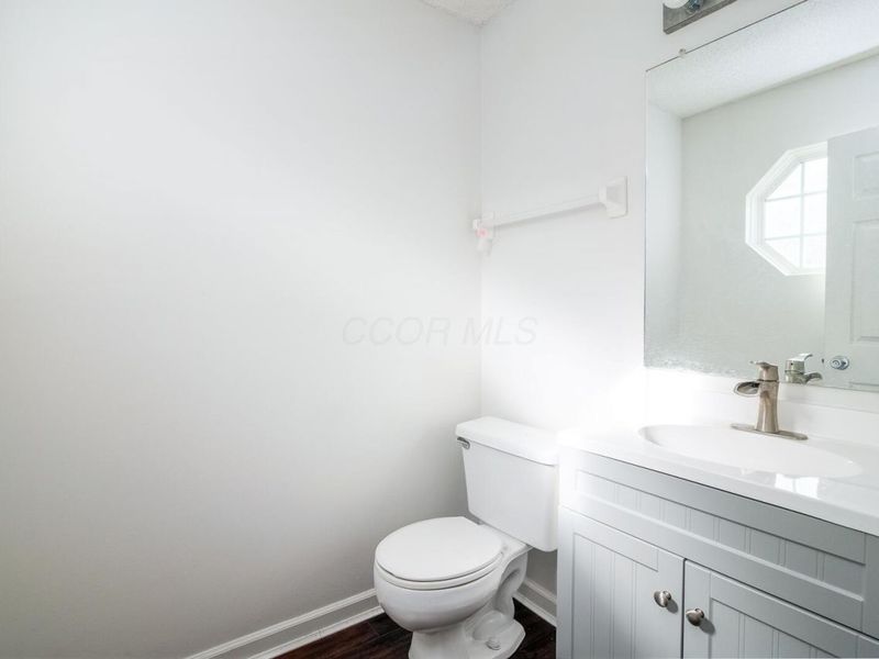 5597 Valencia Park Boulevard, Unit 11E, Hilliard, OH 43026 Photo 9