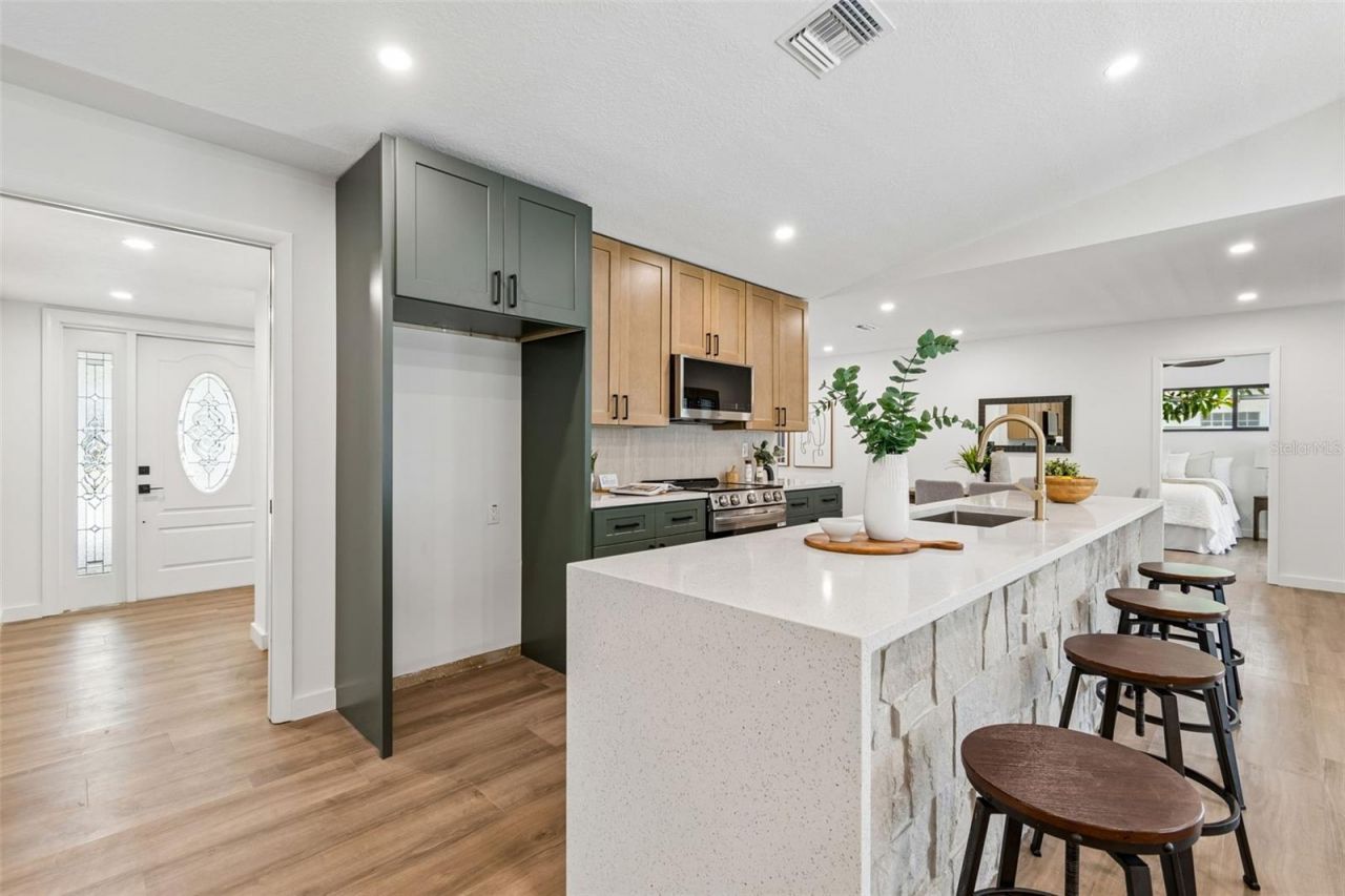 12076 92nd Way N, Largo, FL 33773 Photo