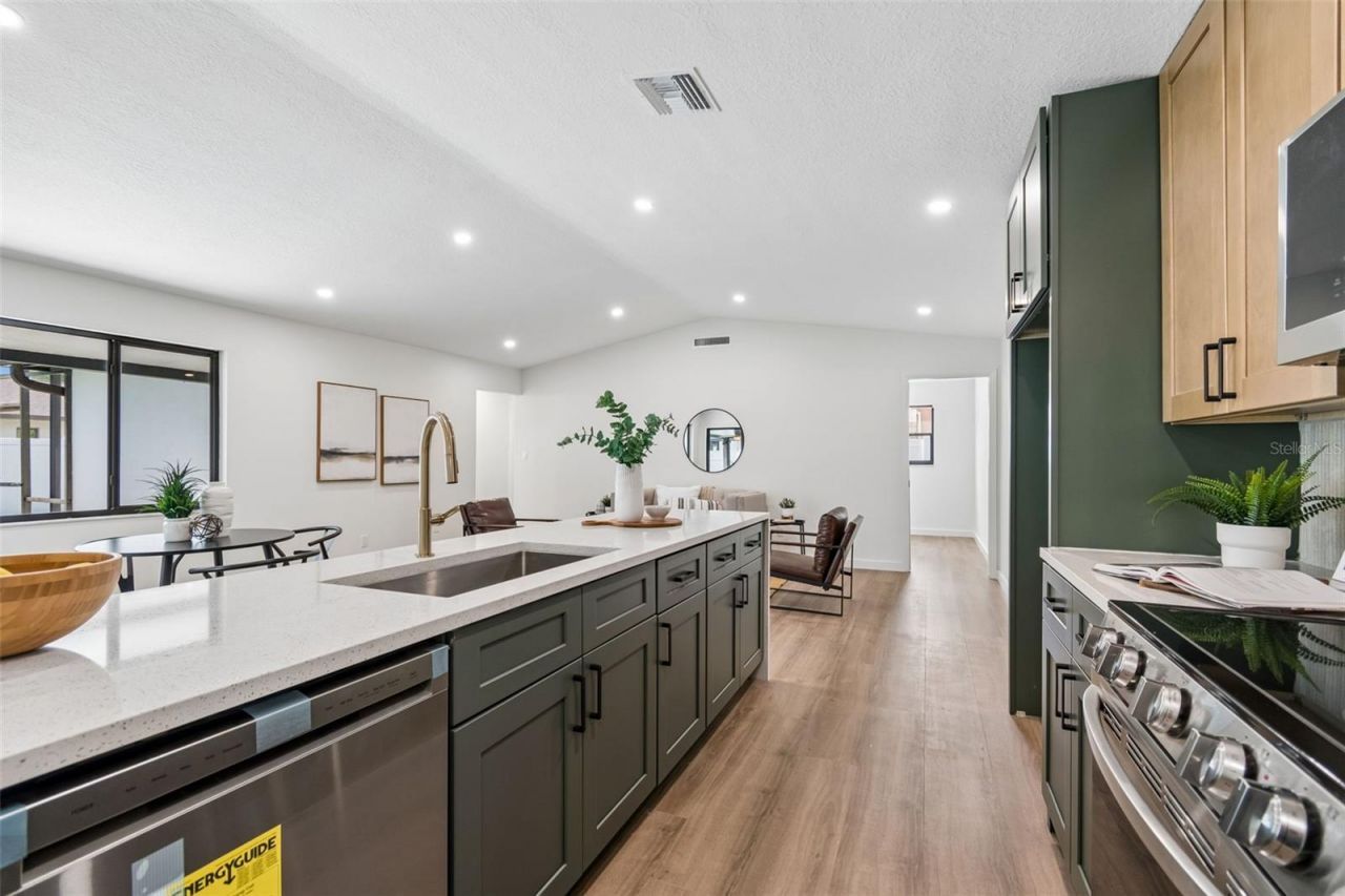 12076 92nd Way N, Largo, FL 33773 Photo