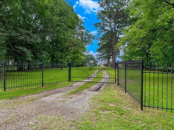 10307 Pirogue Road , Oil City, LA 71061