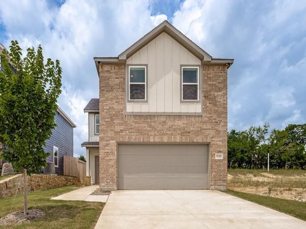 936 S Holly Avenue , Sherman, TX 75092
