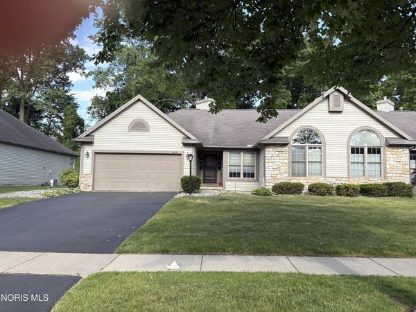 3835 Hampstead Drive, Sylvania, OH 43560